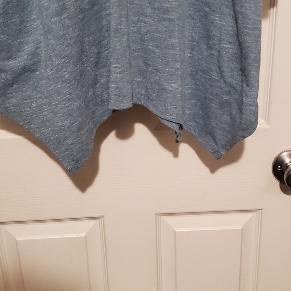 Light weight sweater top. - Picture 2 of 4